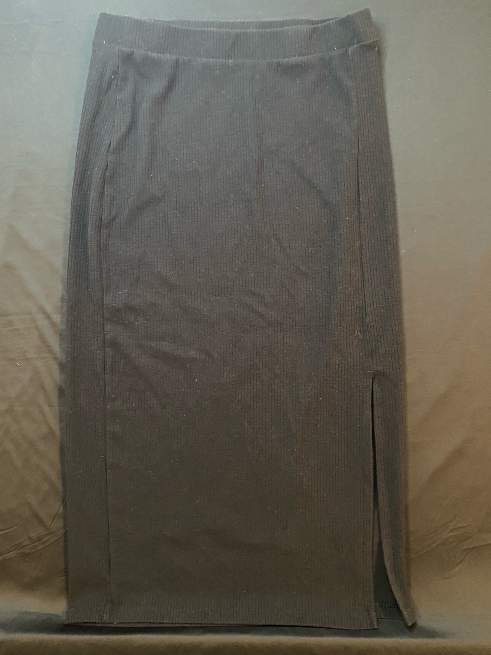 Black Ribbed Midi Skirt with Side Slit